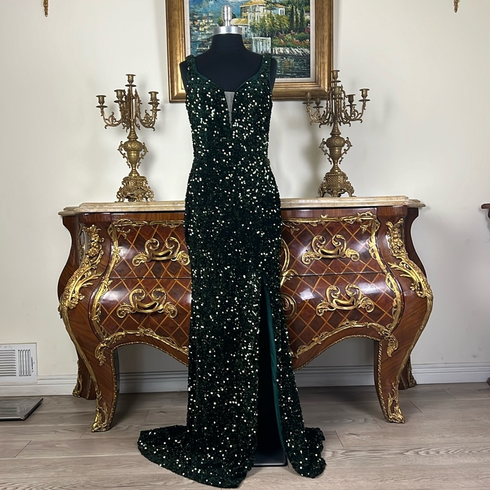 Women,formal all over sequins fitted special Occasion Evening dress